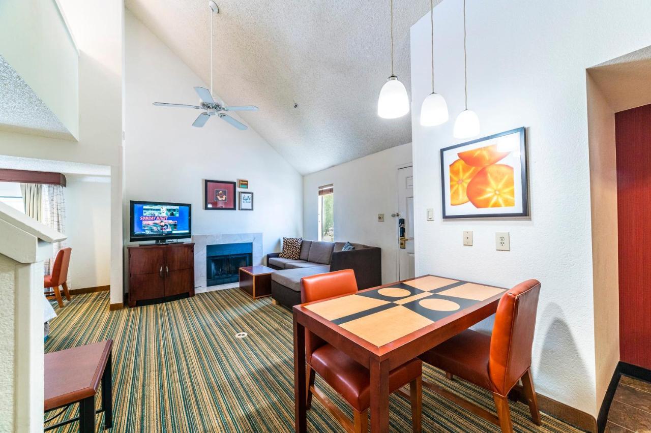 Metro Phoenix Loft Sleeps 6 ภายนอก รูปภาพ
